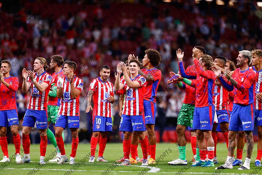 Players of Atletico de Madrid celebrates the victory during the Spanish League, LaLiga EA Sports, football match played between Atletico de Madrid and Valencia CF at Civitas Metropolitano stadium on September 15, 2024, in Madrid, Spain. ATLETICO MADRID-VALENCE CF (3-0) 