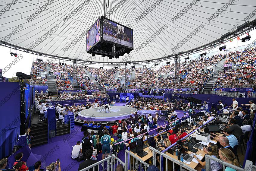 General atmosphere or illustration view during a breaking dance or breakdance battle event of the Paris 2024 Olympic Games at Place de la Concorde in Paris, France on August 9 2024 COMPETITION B GIRLS 