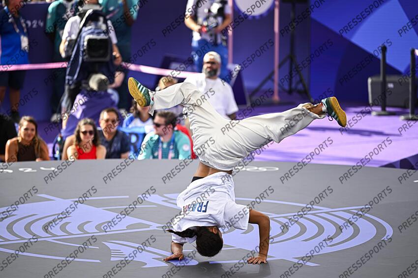 B-girl Carlota Dudek during a women's breaking dance or breakdance battle event of the Paris 2024 Olympic Games at Place de la Concorde in Paris, France on August 9 2024 COMPETITION B GIRLS 