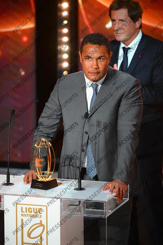 dusautoir (thierry) LA NUIT DU RUGBY meilleur joueur du monde en 2011, est élu joueur le plus emblématique de ses vingt dernières années 