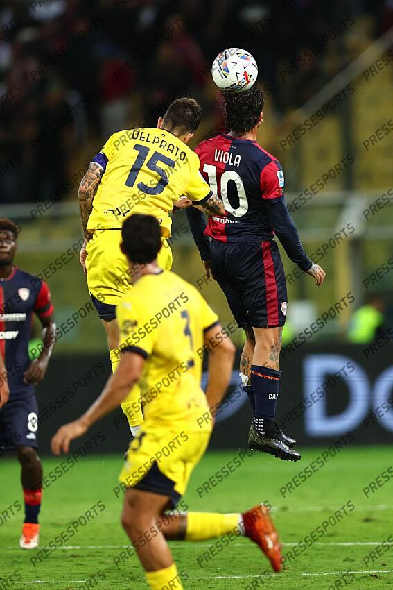 Enrico Del Prato (Parma)Nicolas Viola (Cagliari) during the Italian Serie A match between Parma 2-3 Cagliari at Ennio Tardini Stadiumon September 30, 2024 in Parma, Italy.. (Photo by Maurizio Borsari/AFLO) PARME-CAGLIARI (2-3) No third party sales 