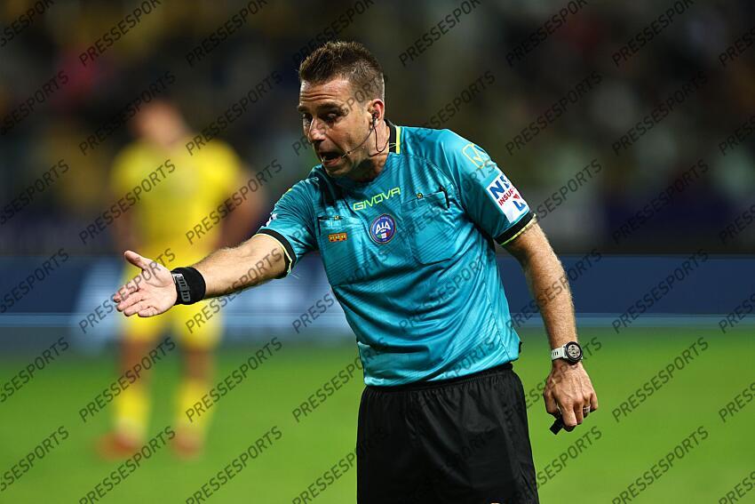 Francesco Forneau (Referee) during the Italian Serie A match between Parma 2-3 Cagliari at Ennio Tardini Stadiumon September 30, 2024 in Parma, Italy.. (Photo by Maurizio Borsari/AFLO) PARME-CAGLIARI (2-3) No third party sales 
