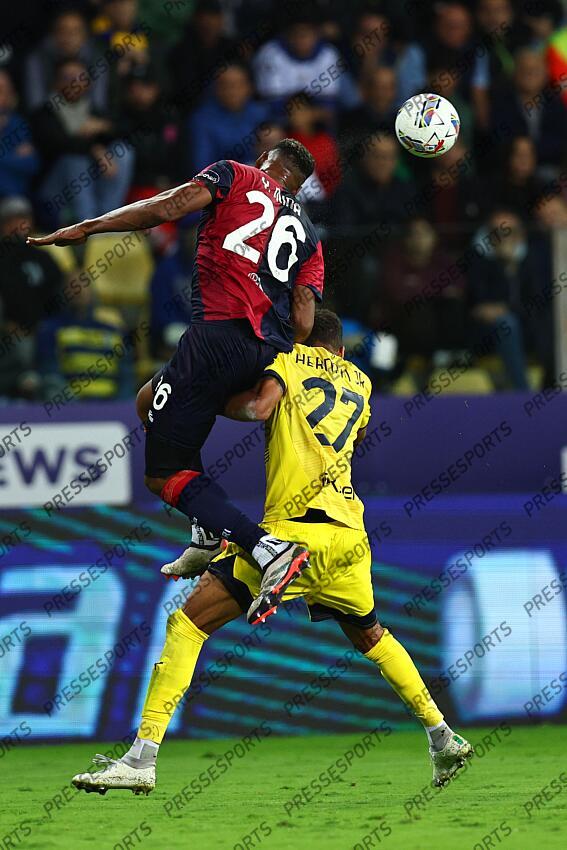 Yerry Mina (Cagliari)Hernani Azevedo Junior (Parma) during the Italian Serie A match between Parma 2-3 Cagliari at Ennio Tardini Stadiumon September 30, 2024 in Parma, Italy.. (Photo by Maurizio Borsari/AFLO) PARME-CAGLIARI (2-3) No third party sales 