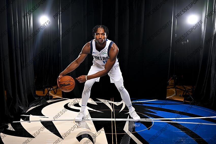 Sep 30, 2024; Dallas, TX, USA; Dallas Mavericks guard Brandon Williams (10) poses for a photo during the 2024 Dallas Mavericks media day. Mandatory Credit: Jerome Miron-Imagn Images Dallas Mavericks-Media Day 