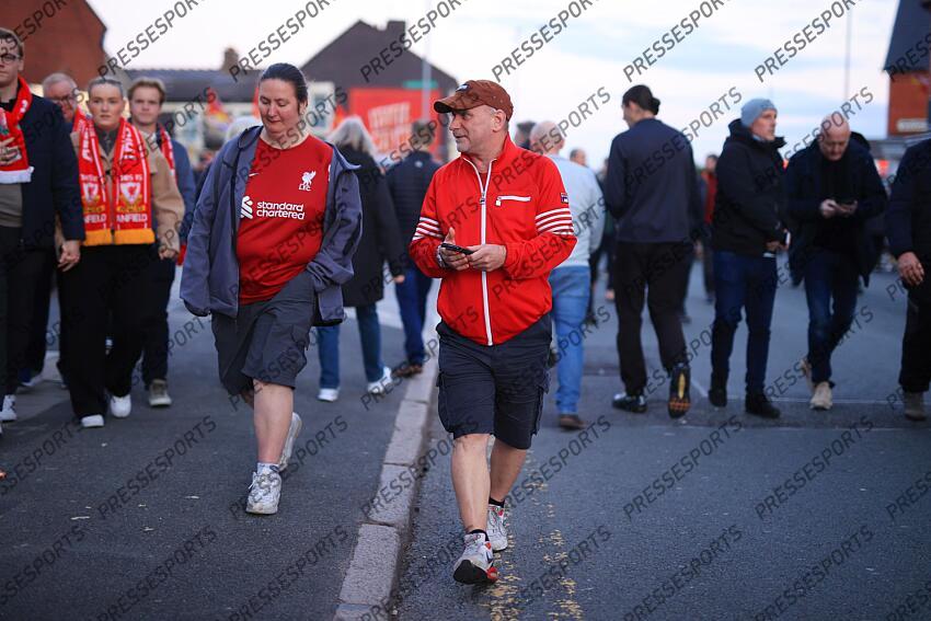 2nd October 2024 - UEFA Champions League - League Phase - Liverpool v Bologna - Liverpool fans walk to the match - Photo: Simon Stacpoole / Offside. LIVERPOOL-BOLOGNE (2-0) 