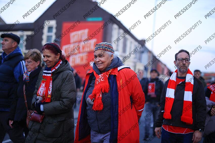 2nd October 2024 - UEFA Champions League - League Phase - Liverpool v Bologna - Liverpool fans walk to the match - Photo: Simon Stacpoole / Offside. LIVERPOOL-BOLOGNE (2-0) 