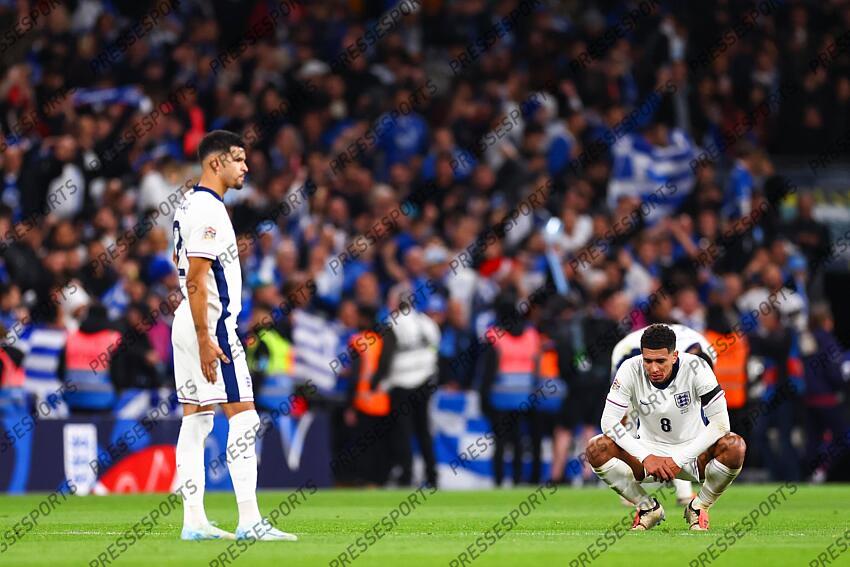 10 October 2024, London - UEFA Nations League - England v Greece - Jude Bellingham of England and Dominic Solanke of England react on full time - Photo: Jacques Feeney / Offside. ANGLETERRE-GRECE (1-2) 