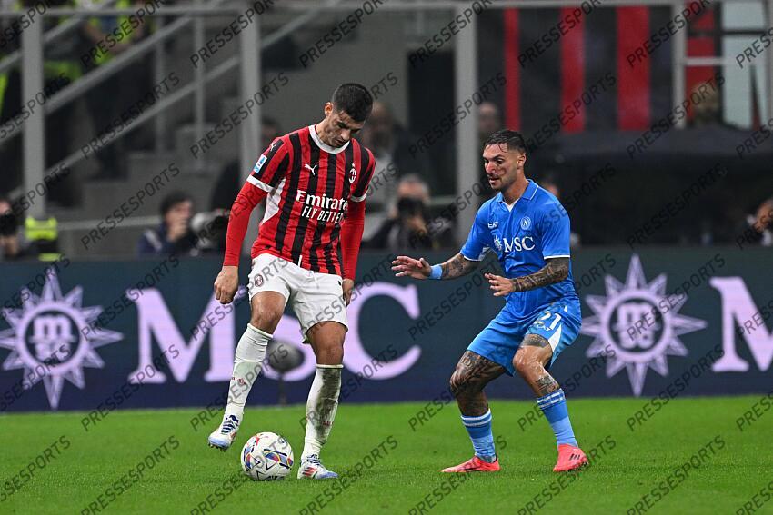 Alvaro Morata (Milan)Matteo Politano (Napoli) during the Italian Serie A match between Milan 0-2 Napoli at Giuseppe Meazza Stadium on October 29, 2024 in Milano, Italy. (Photo by Maurizio Borsari/AFLO) AC MILAN-NAPLES (0-2) 