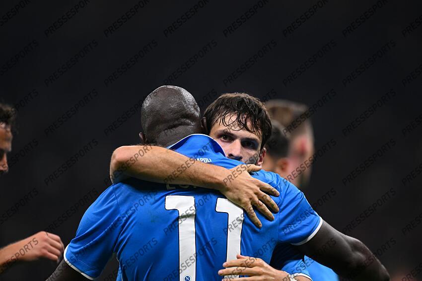 Khvicha Kvaratskhelia (Napoli)Romelu Lukaku (Napoli) during the Italian Serie A match between Milan 0-2 Napoli at Giuseppe Meazza Stadium on October 29, 2024 in Milano, Italy. (Photo by Maurizio Borsari/AFLO) celebrates after scoring his team's second goal AC MILAN-NAPLES (0-2) 