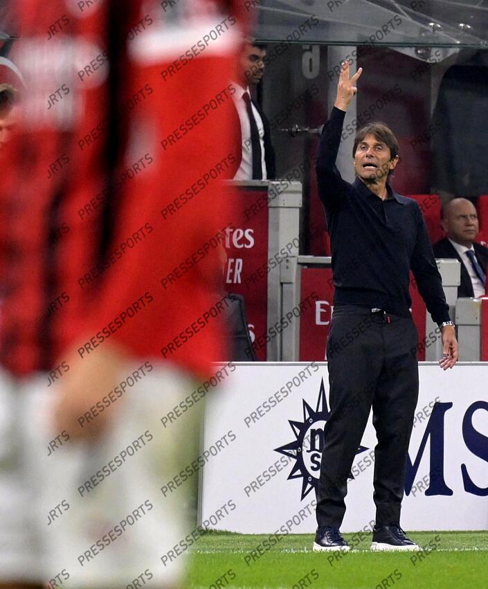 Foto IPP/Paolo Bona Milano 29/10//2024 Campionato Serie A di Calcio stagione 2024/2025 partita Milan-Napoli Nella foto Antonio Conte, allenatore del Napoli Italy Photo Press Worldwide Copyright AC MILAN-NAPLES (0-2) 