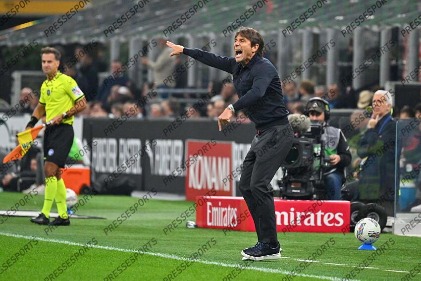 Foto IPP/Felice De Martino Milano 29/10/2024 Calcio Campionato serie A 2024-2025 Mialn - Napoli Nella foto: Antonio Conte allenatore del Napoli Italy Photo Press World Copyright AC MILAN-NAPLES (0-2) 