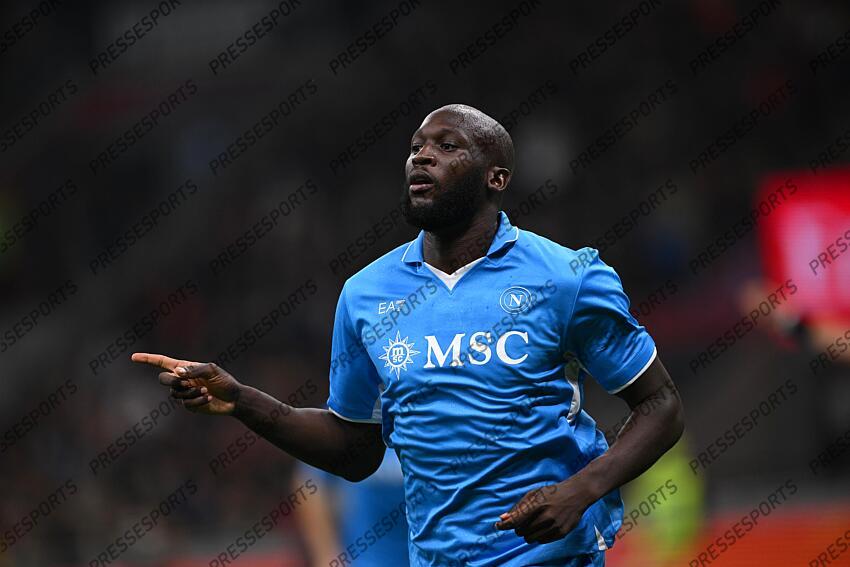 Romelu Lukaku (Napoli) celebrates after scoring his team's first goal during the Italian Serie A match between Milan 0-2 Napoli at Giuseppe Meazza Stadium on October 29, 2024 in Milano, Italy. (Photo by Maurizio Borsari/AFLO) AC MILAN-NAPLES (0-2) 