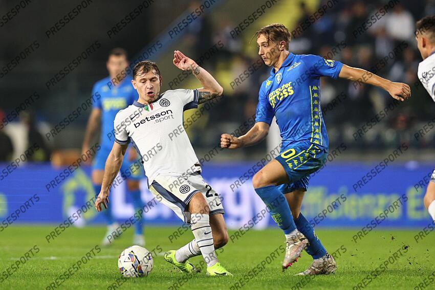 Jacopo Fazzini (Empoli)Nicolo Barella (Inter) during the Italian Serie A " match between Empoli 0-3 Inter at Carlo Castellani Stadium on October 30, 2024 in Empoli, Italy. (Photo by Maurizio Borsari/AFLO) EMPOLI-INTER MILAN (0-3) 