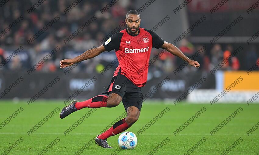 Jonathan Tah (Leverkusen) Leverkusen, 01.11.2024, Fussball, Bundesliga, Bayer 04 Leverkusen - VfB Stuttgart BAYER LEVERKUSEN-VfB STUTTGART (0-0) 