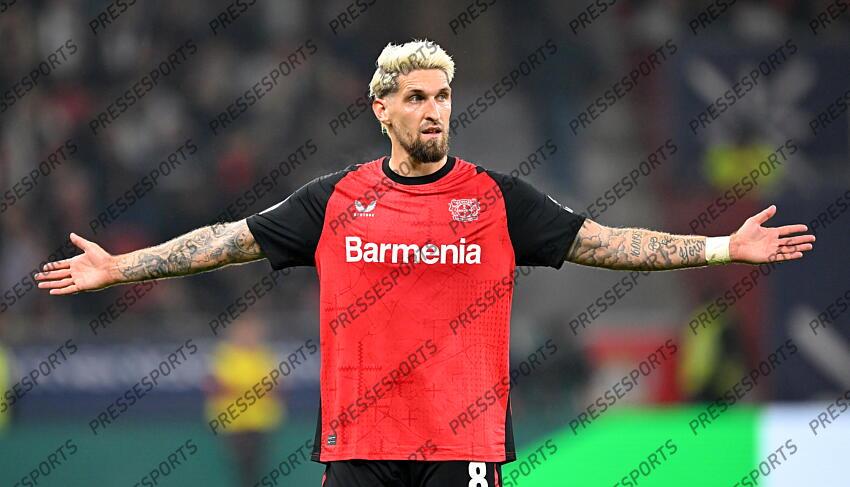 Robert Andrich (Leverkusen) Leverkusen, 01.11.2024, Fussball, Bundesliga, Bayer 04 Leverkusen - VfB Stuttgart BAYER LEVERKUSEN-VfB STUTTGART (0-0) 