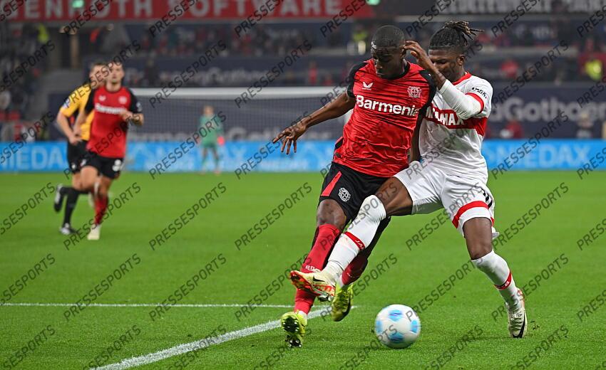 v.l. Nordi Mukiele (Leverkusen), El Bilal Toure Leverkusen, 01.11.2024, Fussball, Bundesliga, Bayer 04 Leverkusen - VfB Stuttgart BAYER LEVERKUSEN-VfB STUTTGART (0-0) 