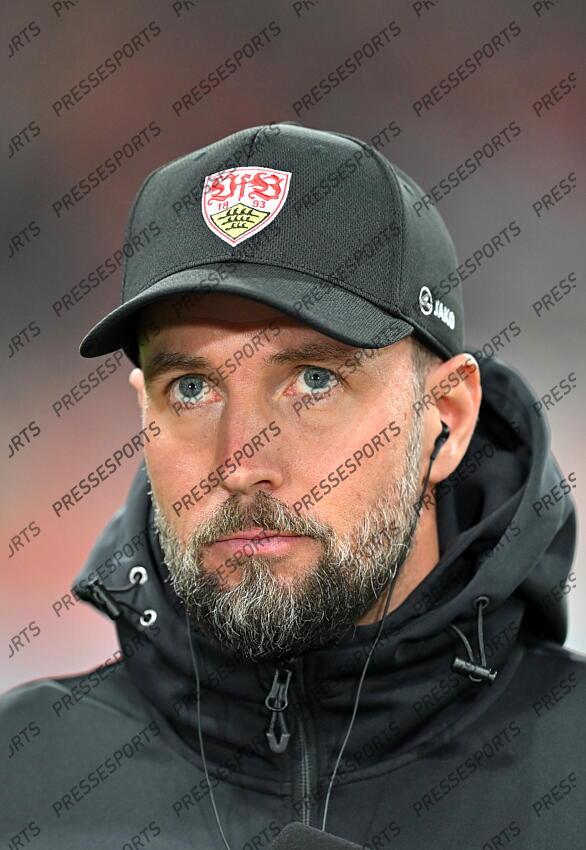 Trainer Sebastian Hoeness (Stuttgart) Leverkusen, 01.11.2024, Fussball, Bundesliga, Bayer 04 Leverkusen - VfB Stuttgart BAYER LEVERKUSEN-VfB STUTTGART (0-0) 