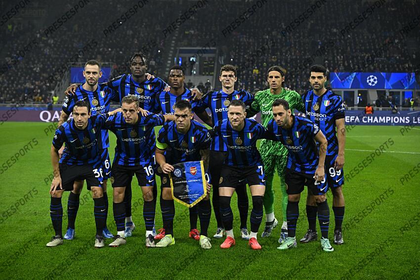 Foto IPP/Paolo Bona Milano 06/11//2024 UEFA Champions League di Calcio stagione 2024/2025 partita Inter-Arsenal Nella foto la formazione dell’Inter Italy Photo Press Worldwide Copyright INTER MILAN-ARSENAL (1-0) 