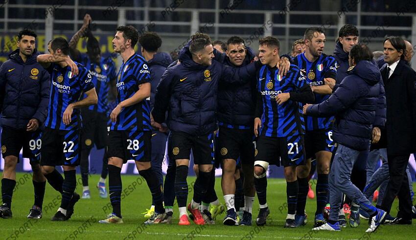 Foto IPP/Paolo Bona Milano 06/11//2024 UEFA Champions League di Calcio stagione 2024/2025 partita Inter-Arsenal Nella foto l’esultanza dei giocatori dell’Inter dopo la vittoria Italy Photo Press Worldwide Copyright INTER MILAN-ARSENAL (1-0) 