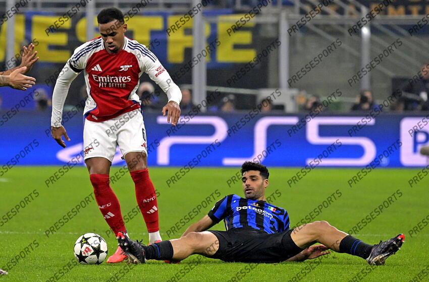 Foto IPP/Paolo Bona Milano 06/11//2024 UEFA Champions League di Calcio stagione 2024/2025 partita Inter-Arsenal Nella foto Gabriel e Mehdi Taremi Italy Photo Press Worldwide Copyright INTER MILAN-ARSENAL (1-0) 