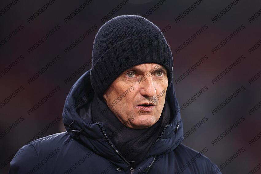 7th November 2024 - UEFA Europa League - League Phase - Manchester United v PAOK Salonika - PAOK Salonika coach Razvan Lucescu - Photo: Simon Stacpoole / Offside. MANCHESTER UNITED-PAOK SALONIQUE (2-0) 