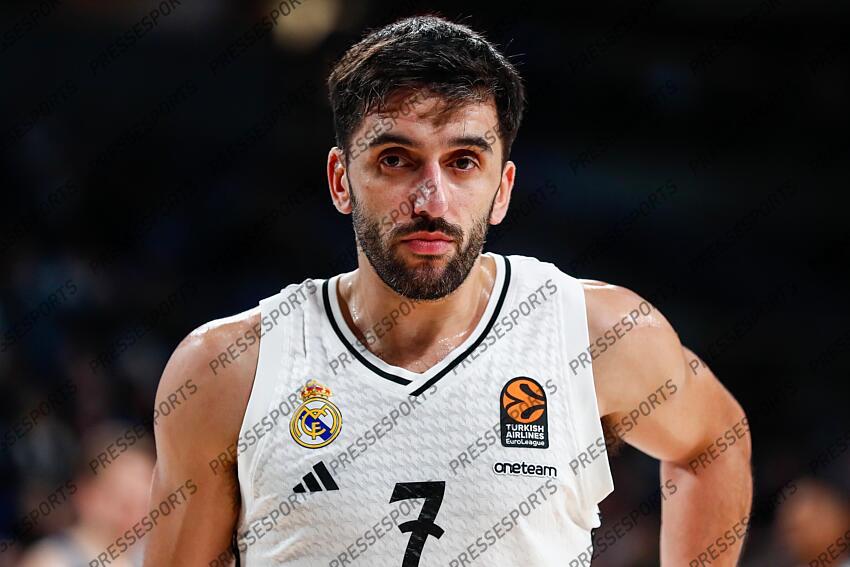 Facundo Campazzo of Real Madrid looks on during the Turkish Airlines EuroLeague Regular Season match between Real Madrid and Alba Berlin at Wizink Center on November 21, 2024 in Madrid, Spain. REAL MADRID-ALBA BERLIN (98-84) 