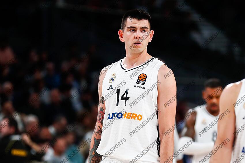 Gabriel Deck of Real Madrid looks on during the Turkish Airlines EuroLeague Regular Season match between Real Madrid and Alba Berlin at Wizink Center on November 21, 2024 in Madrid, Spain. REAL MADRID-ALBA BERLIN (98-84) 