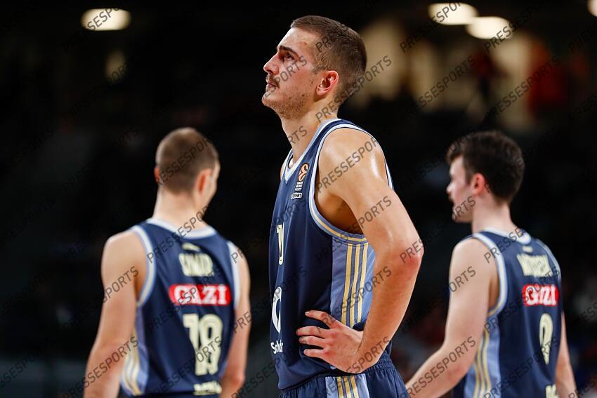 Tim Schneider of Alba Berlin looks on during the Turkish Airlines EuroLeague Regular Season match between Real Madrid and Alba Berlin at Wizink Center on November 21, 2024 in Madrid, Spain. REAL MADRID-ALBA BERLIN (98-84) 