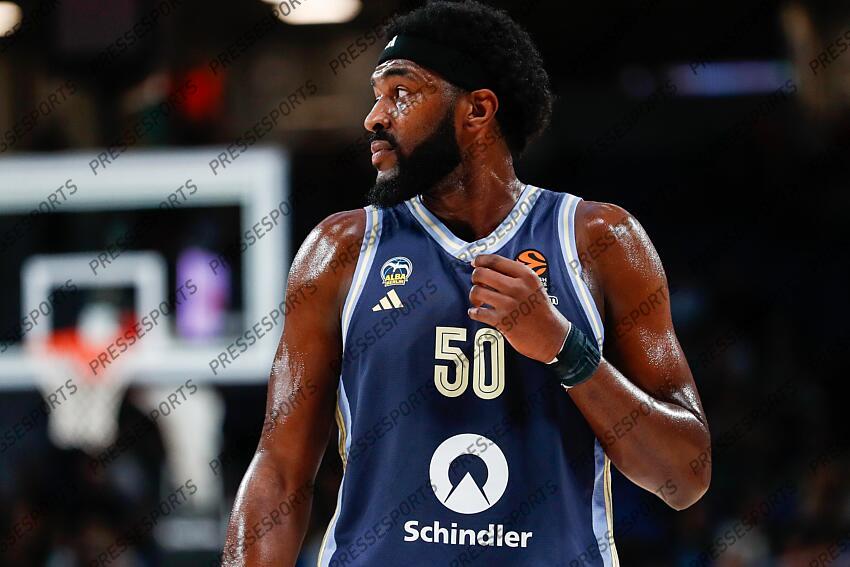 Trevion Williams of Alba Berlin gestures during the Turkish Airlines EuroLeague Regular Season match between Real Madrid and Alba Berlin at Wizink Center on November 21, 2024 in Madrid, Spain. REAL MADRID-ALBA BERLIN (98-84) 