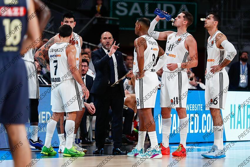 Chus Mateo, head coach of Real Madrid, gives instructions to the players during the Turkish Airlines EuroLeague Regular Season match between Real Madrid and Alba Berlin at Wizink Center on November 21, 2024 in Madrid, Spain. REAL MADRID-ALBA BERLIN (98-84) 