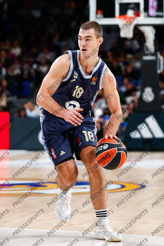 Ziga Samar of Alba Berlin in action during the Turkish Airlines EuroLeague Regular Season match between Real Madrid and Alba Berlin at Wizink Center on November 21, 2024 in Madrid, Spain. REAL MADRID-ALBA BERLIN (98-84) 