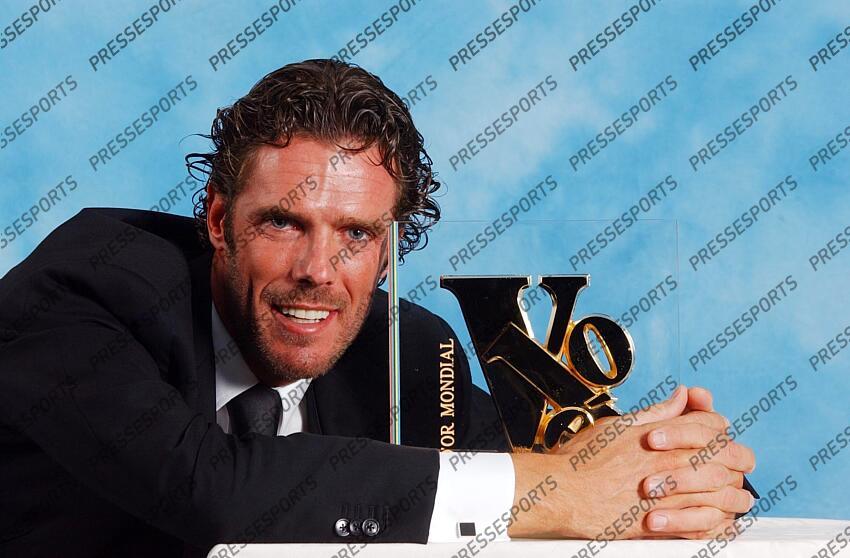 CYCLISME 2002 REMISE VELO D'OR A CIPOLLINI
