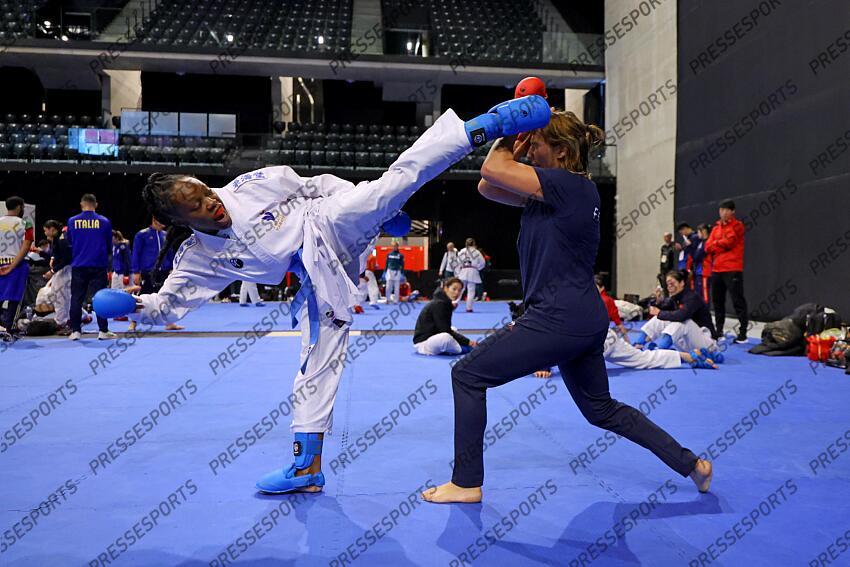 equipe femme combat zameto (jennifer) (fra) dona (lolita) (fra) coach COMBAT FEMMES 