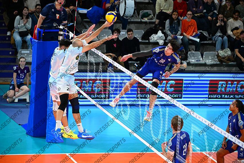 pothron (antoine) voss (guilherme) mujanic (nik) PARIS VOLLEY-TOURS (1-3) 