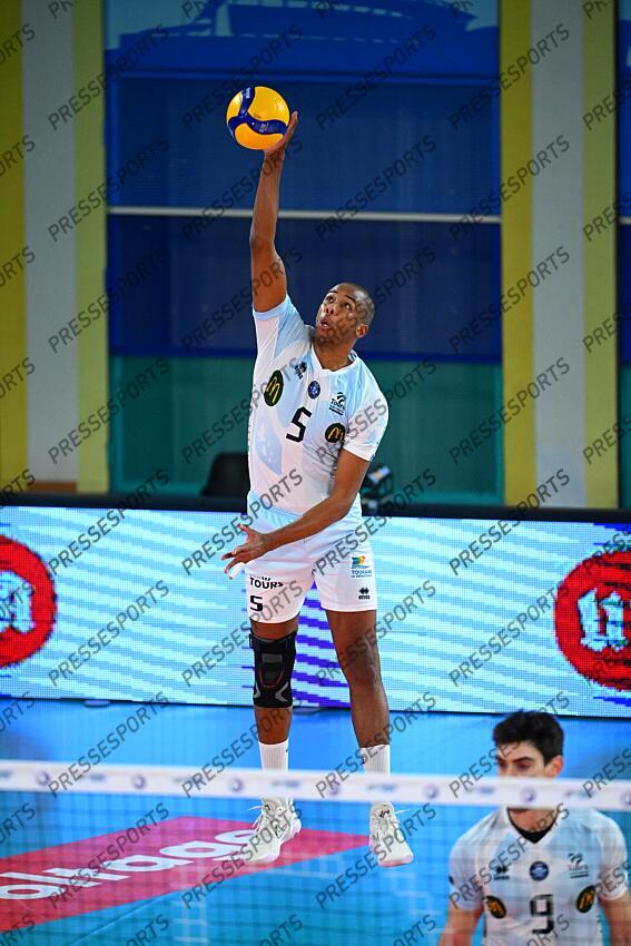 nascimento dos santos (leandro) PARIS VOLLEY-TOURS (1-3) 