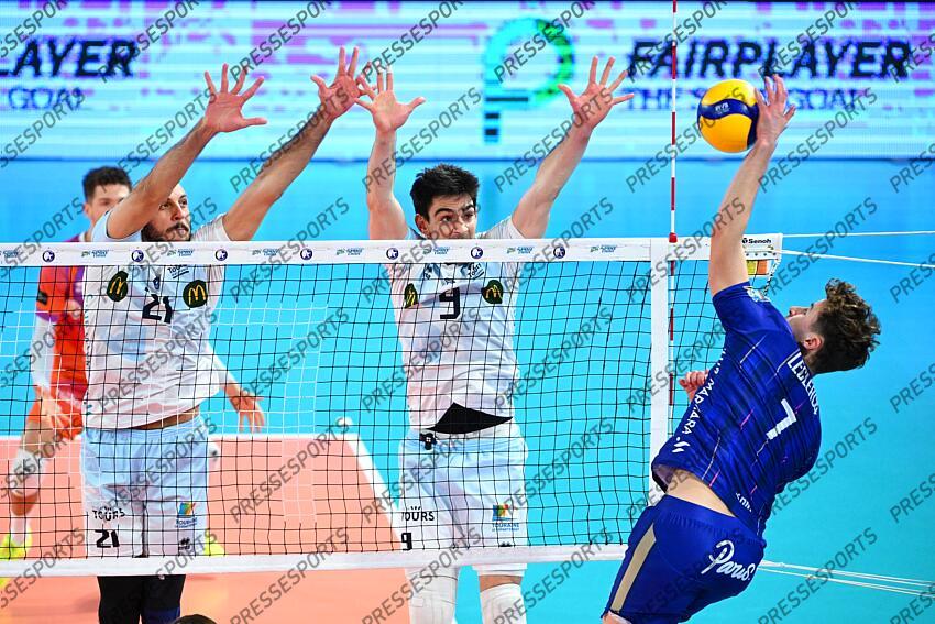 voss (guilherme) quiroga (gonzalo) leclercq (wenceslas) PARIS VOLLEY-TOURS (1-3) 