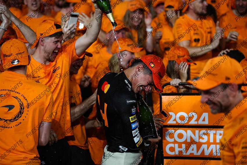#4 Lando Norris (GBR, McLaren Formula 1 Team) and Team of McLaren celebrates winning the 2024 World Constructors Championship, F1 Grand Prix of Abu Dhabi at Yas Marina Circuit on December 8, 2024 in Abu Dhabi, United Arab Emirates. (Photo by HOCH ZWEI) GRAND PRIX D'ABU DHABI 