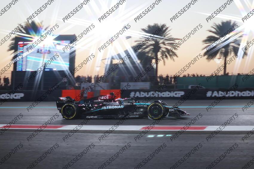 08.12.2024, Yas Marina Circuit, Abu Dhabi, VAE, FIA, Formel 1, Grosser Preis von Abu Dhabi, Rennen, im Bild George Russell (Mercedes AMG Petronas Formula One Team, #63) // during the Race for the FIA Formula One Grand Prix of Abu Dhabi at the Yas Marina Circuit in Abu Dhabi, United Arab Emirates on 2024/12/08. EXPA Pictures © 2024, PhotoCredit: EXPA/ Eibner-Pressefoto/ Annika Graf ATTENTION - OUT of GER GRAND PRIX D'ABU DHABI 