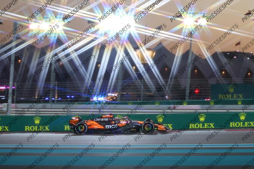 08.12.2024, Yas Marina Circuit, Abu Dhabi, VAE, FIA, Formel 1, Grosser Preis von Abu Dhabi, Rennen, im Bild Oscar Piastri (McLaren Formula 1 Team, #81) // during the Race for the FIA Formula One Grand Prix of Abu Dhabi at the Yas Marina Circuit in Abu Dhabi, United Arab Emirates on 2024/12/08. EXPA Pictures © 2024, PhotoCredit: EXPA/ Eibner-Pressefoto/ Annika Graf ATTENTION - OUT of GER GRAND PRIX D'ABU DHABI 