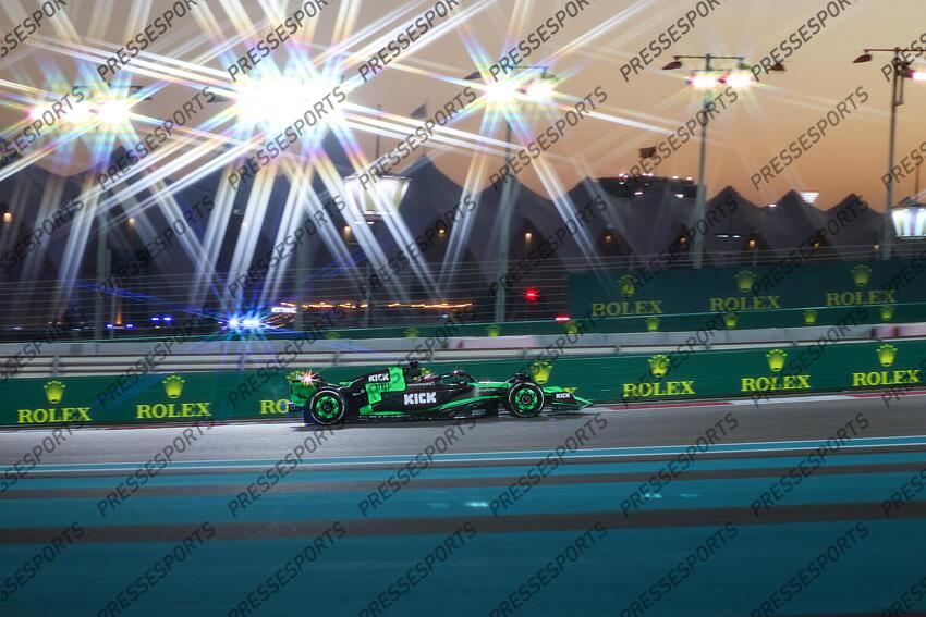 08.12.2024, Yas Marina Circuit, Abu Dhabi, VAE, FIA, Formel 1, Grosser Preis von Abu Dhabi, Rennen, im Bild Valtteri Bottas (Stake F1 Team Kick Sauber, #77) // during the Race for the FIA Formula One Grand Prix of Abu Dhabi at the Yas Marina Circuit in Abu Dhabi, United Arab Emirates on 2024/12/08. EXPA Pictures © 2024, PhotoCredit: EXPA/ Eibner-Pressefoto/ Annika Graf ATTENTION - OUT of GER GRAND PRIX D'ABU DHABI 