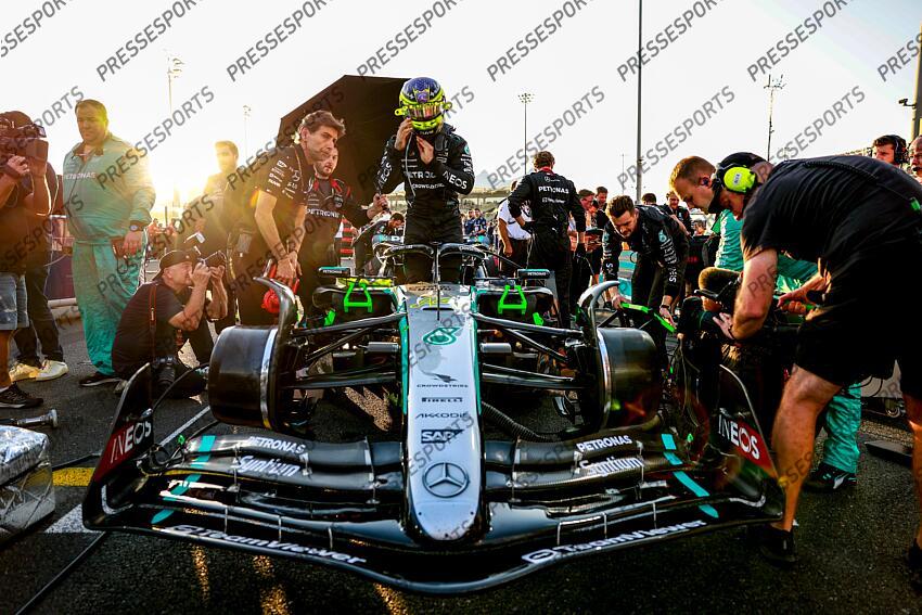 #44 Lewis Hamilton (GBR, Mercedes-AMG Petronas F1 Team), F1 Grand Prix of Abu Dhabi at Yas Marina Circuit on December 8, 2024 in Abu Dhabi, United Arab Emirates. (Photo by HOCH ZWEI) GRAND PRIX D'ABU DHABI 