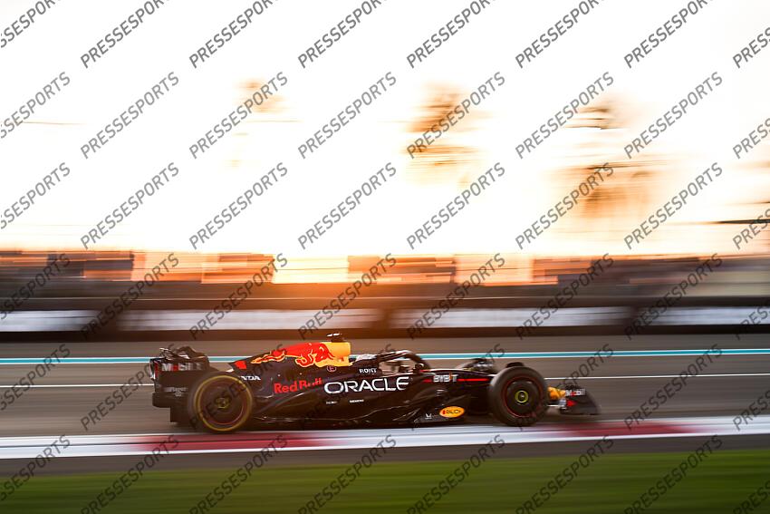 #1 Max Verstappen (NLD, Oracle Red Bull Racing), F1 Grand Prix of Abu Dhabi at Yas Marina Circuit on December 8, 2024 in Abu Dhabi, United Arab Emirates. (Photo by HOCH ZWEI) GRAND PRIX D'ABU DHABI 