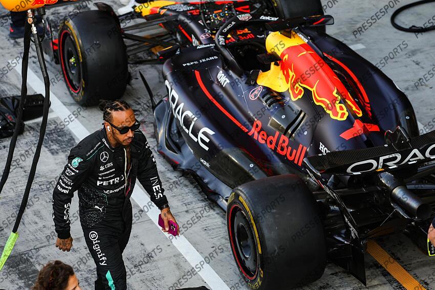 #44 Lewis Hamilton (GBR, Mercedes-AMG Petronas F1 Team), F1 Grand Prix of Abu Dhabi at Yas Marina Circuit on December 8, 2024 in Abu Dhabi, United Arab Emirates. (Photo by HOCH ZWEI) GRAND PRIX D'ABU DHABI 