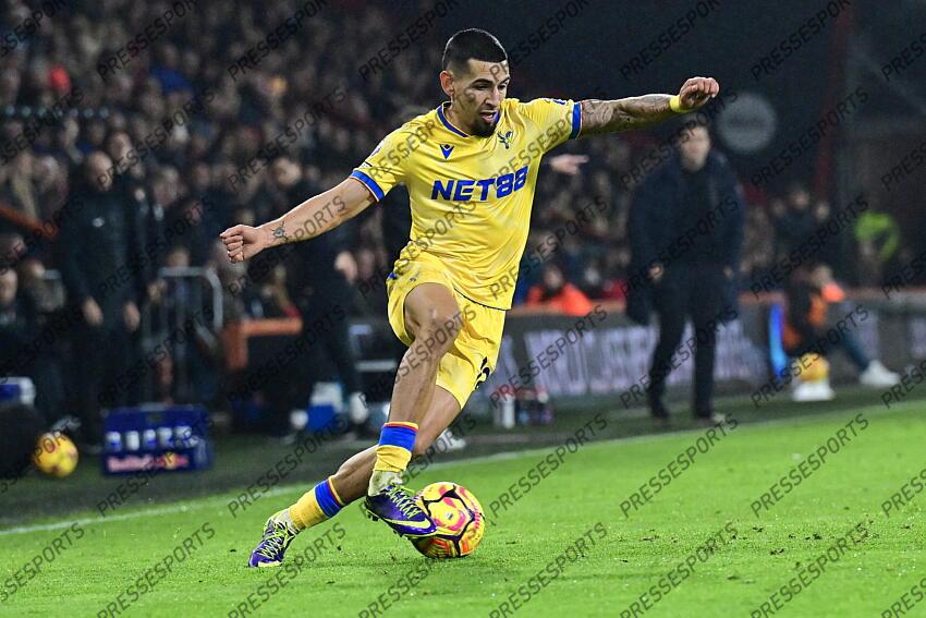 26.12.2024, Goldsands Stadium, Bournemouth, ENG, Premier League, AFC Bournemouth vs Crystal Palace, 18. Runde, im Bild Daniel Munoz of Crystal Palace // Daniel Munoz of Crystal Palace during the Premier League 18th round match between AFC Bournemouth and Crystal Palace at the Goldsands Stadium in Bournemouth, England on 2024/12/26. EXPA Pictures © 2024, PhotoCredit: EXPA/ Focus Images/ Jeremy Landey ATTENTION - for AUT, GER, FRA, ITA, SUI, POL, CRO, SLO only BOURNEMOUTH-CRYSTAL PALACE (0-0) 