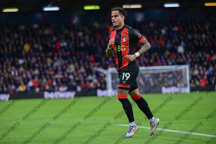 26.12.2024, Goldsands Stadium, Bournemouth, ENG, Premier League, AFC Bournemouth vs Crystal Palace, 18. Runde, im Bild Justin Kluivert of Bournemouth // Justin Kluivert of Bournemouth during the Premier League 18th round match between AFC Bournemouth and Crystal Palace at the Goldsands Stadium in Bournemouth, England on 2024/12/26. EXPA Pictures © 2024, PhotoCredit: EXPA/ Focus Images/ Jeremy Landey ATTENTION - for AUT, GER, FRA, ITA, SUI, POL, CRO, SLO only BOURNEMOUTH-CRYSTAL PALACE (0-0) 