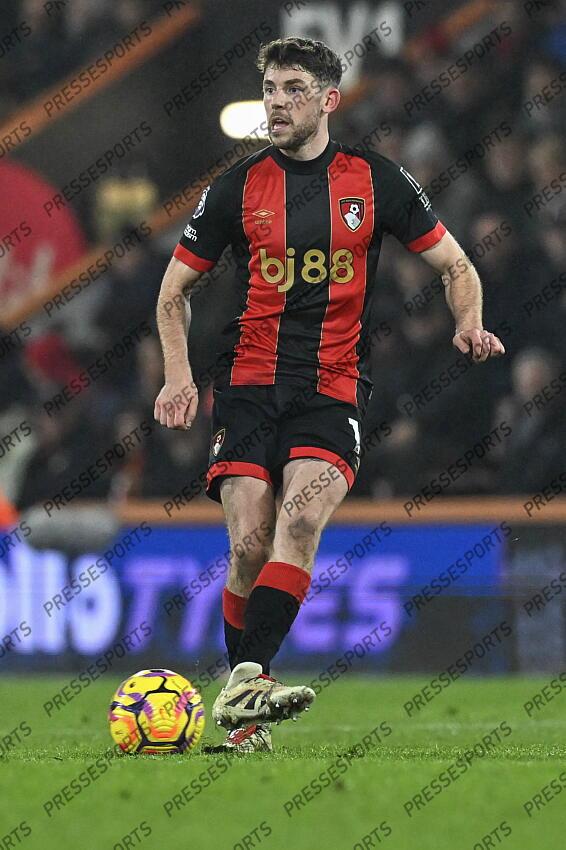 26.12.2024, Goldsands Stadium, Bournemouth, ENG, Premier League, AFC Bournemouth vs Crystal Palace, 18. Runde, im Bild Ryan Christie of Bournemouth // Ryan Christie of Bournemouth during the Premier League 18th round match between AFC Bournemouth and Crystal Palace at the Goldsands Stadium in Bournemouth, England on 2024/12/26. EXPA Pictures © 2024, PhotoCredit: EXPA/ Focus Images/ Jeremy Landey ATTENTION - for AUT, GER, FRA, ITA, SUI, POL, CRO, SLO only BOURNEMOUTH-CRYSTAL PALACE (0-0) 
