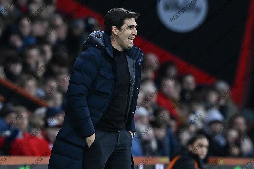 26.12.2024, Goldsands Stadium, Bournemouth, ENG, Premier League, AFC Bournemouth vs Crystal Palace, 18. Runde, im Bild Bournemouth Manager Andoni Iraola // Bournemouth Manager Andoni Iraola during the Premier League 18th round match between AFC Bournemouth and Crystal Palace at the Goldsands Stadium in Bournemouth, England on 2024/12/26. EXPA Pictures © 2024, PhotoCredit: EXPA/ Focus Images/ Jeremy Landey ATTENTION - for AUT, GER, FRA, ITA, SUI, POL, CRO, SLO only BOURNEMOUTH-CRYSTAL PALACE (0-0) 