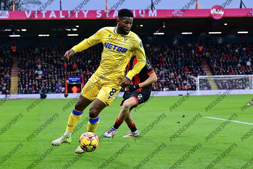 26.12.2024, Goldsands Stadium, Bournemouth, ENG, Premier League, AFC Bournemouth vs Crystal Palace, 18. Runde, im Bild Alex Scott of Bournemouth // Alex Scott of Bournemouth during the Premier League 18th round match between AFC Bournemouth and Crystal Palace at the Goldsands Stadium in Bournemouth, England on 2024/12/26. EXPA Pictures © 2024, PhotoCredit: EXPA/ Focus Images/ Jeremy Landey ATTENTION - for AUT, GER, FRA, ITA, SUI, POL, CRO, SLO only BOURNEMOUTH-CRYSTAL PALACE (0-0) 