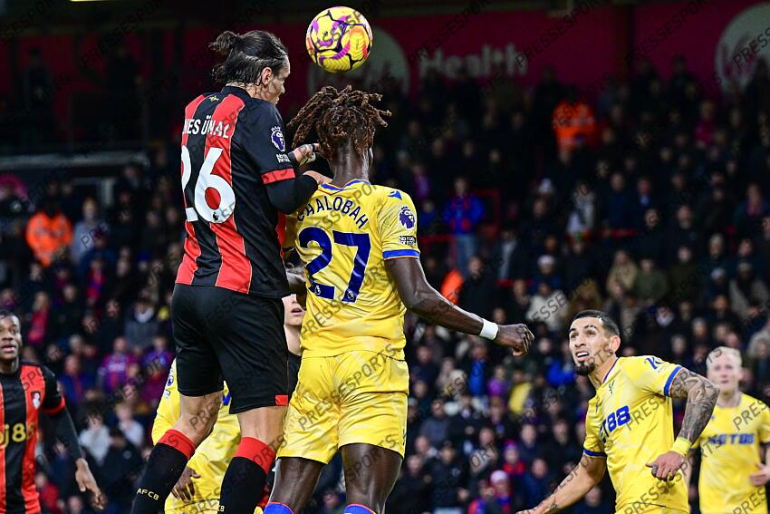 26.12.2024, Goldsands Stadium, Bournemouth, ENG, Premier League, AFC Bournemouth vs Crystal Palace, 18. Runde, im Bild Enes Unal of Bournemouth heads at goal // Enes Unal of Bournemouth heads at goal during the Premier League 18th round match between AFC Bournemouth and Crystal Palace at the Goldsands Stadium in Bournemouth, England on 2024/12/26. EXPA Pictures © 2024, PhotoCredit: EXPA/ Focus Images/ Jeremy Landey ATTENTION - for AUT, GER, FRA, ITA, SUI, POL, CRO, SLO only BOURNEMOUTH-CRYSTAL PALACE (0-0) 