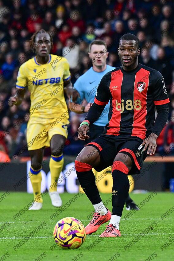 26.12.2024, Goldsands Stadium, Bournemouth, ENG, Premier League, AFC Bournemouth vs Crystal Palace, 18. Runde, im Bild Dango Ouattara of Bournemouth // Dango Ouattara of Bournemouth during the Premier League 18th round match between AFC Bournemouth and Crystal Palace at the Goldsands Stadium in Bournemouth, England on 2024/12/26. EXPA Pictures © 2024, PhotoCredit: EXPA/ Focus Images/ Jeremy Landey ATTENTION - for AUT, GER, FRA, ITA, SUI, POL, CRO, SLO only BOURNEMOUTH-CRYSTAL PALACE (0-0) 